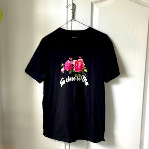 Forever21 Black Graphic Tee, Size: Large